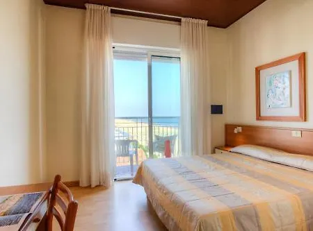 Hotell Ancora 4*