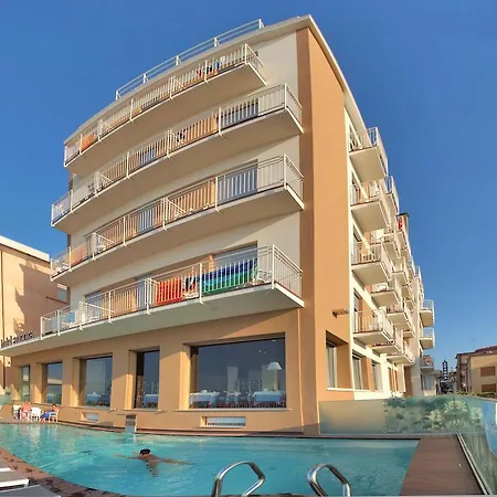 Hotell Ancora 4*