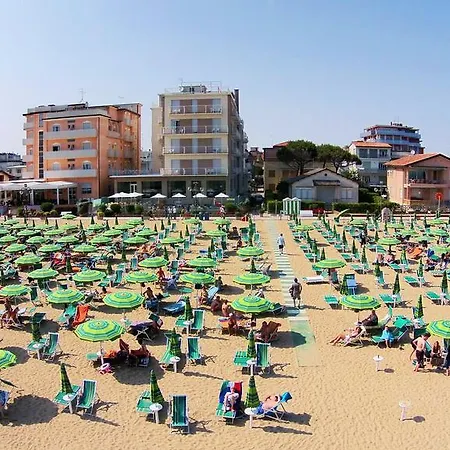 Hotell Ancora 4*