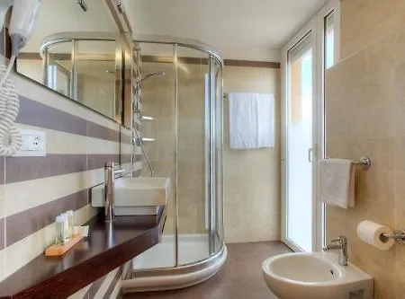 Ancora ホテル リド・ディ・イエゾロ